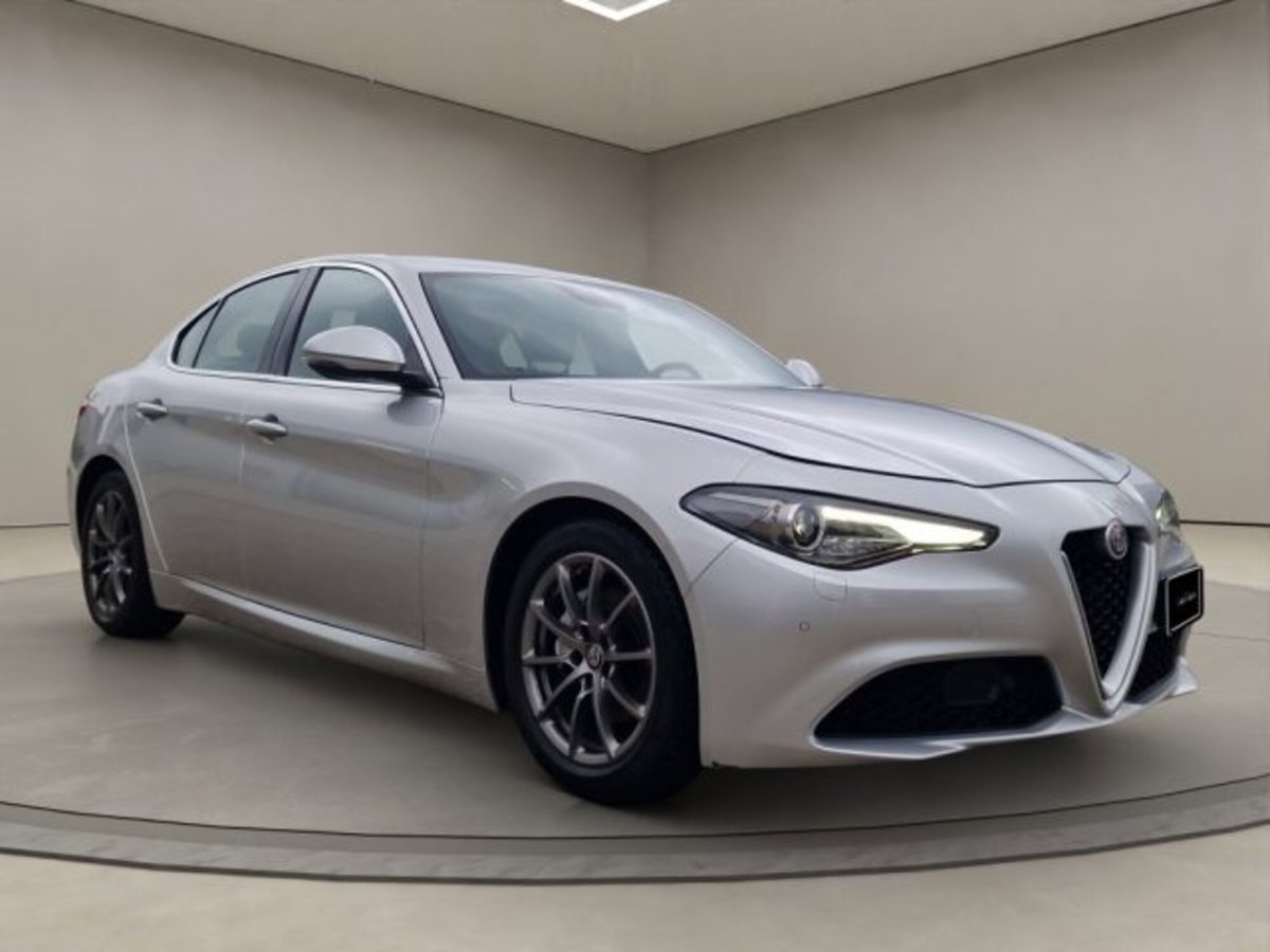 Alfa Romeo Giulia 2.2 Turbodiesel 180 CV AT8 Super (7)