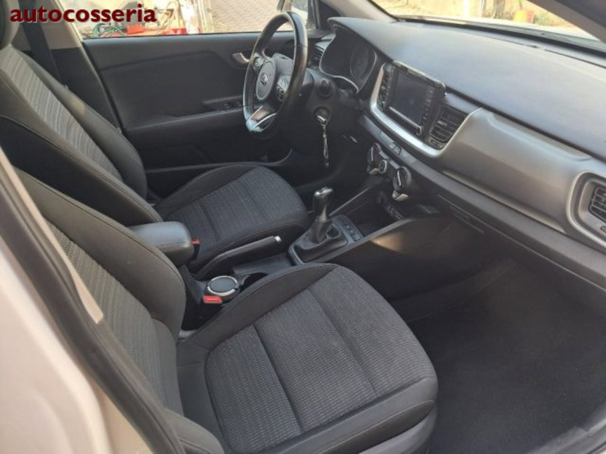 Kia Stonic 1.0 T-GDi GPL DCT Style (7)