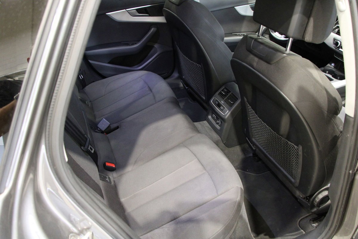 Audi A4 35 2.0 tdi mhev S line edition 163cv s-tronic (16)