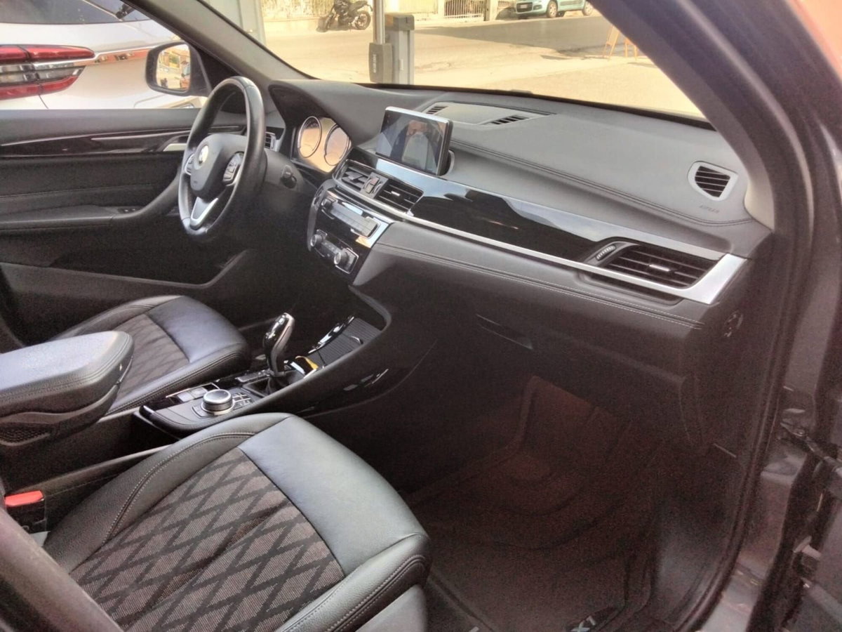 BMW X1 sDrive18d xLine Plus (14)