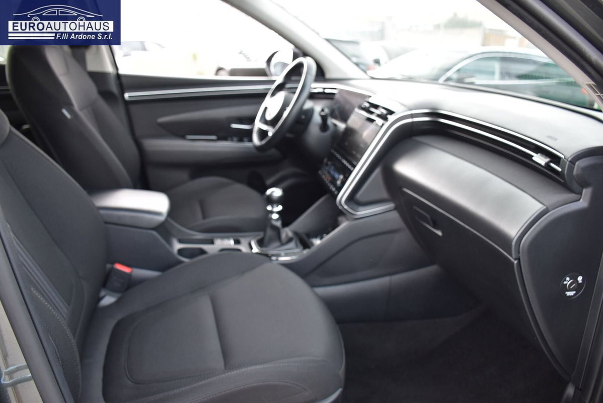 Hyundai Tucson 1.6 crdi 48V Xline 2wd imt (16)