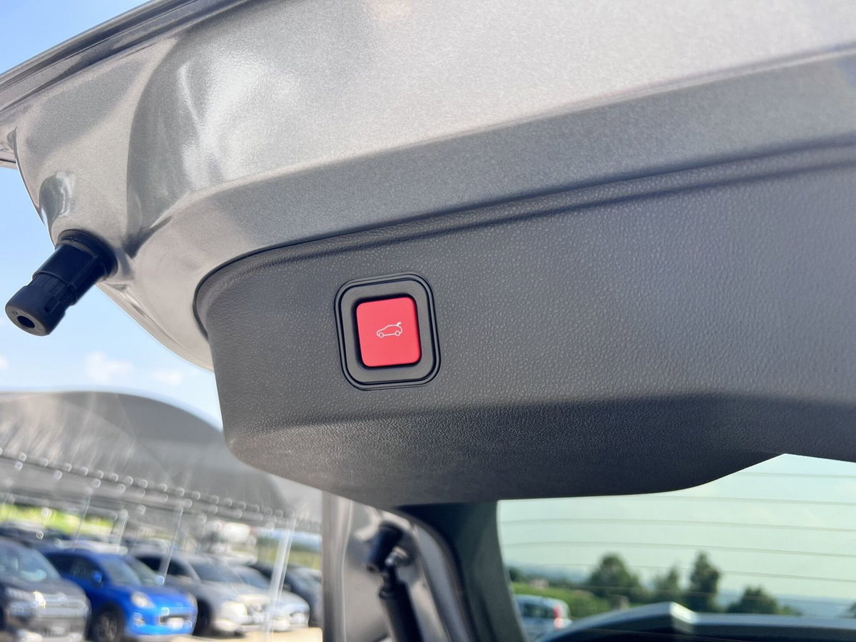 Alfa Romeo Junior 1.2 ibrida Q4 Intensa 145cv edct6 (11)
