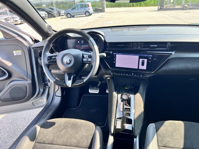 Alfa Romeo Junior 1.2 ibrida Q4 Intensa 145cv edct6 (9)