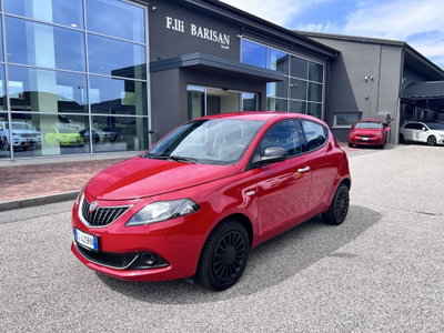 Lancia Ypsilon 1.0 FireFly 5 porte S&S Hybrid Ecochic Silver usata