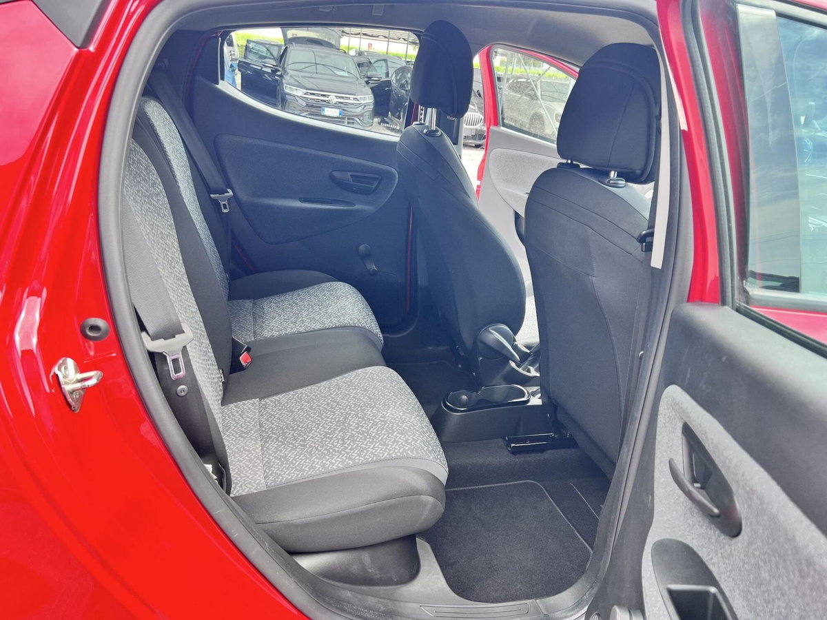 Lancia Ypsilon 1.0 FireFly 5 porte S&S Hybrid Ecochic Silver (7)