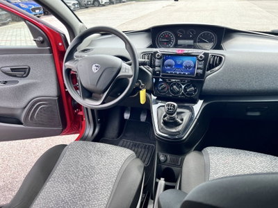 Lancia Ypsilon 1.0 FireFly 5 porte S&S Hybrid Ecochic Silver (8)