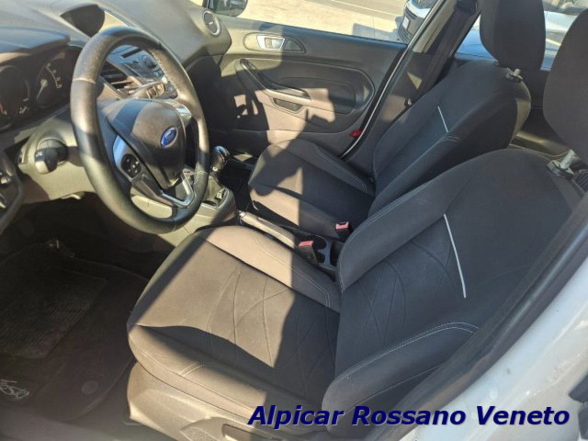 Ford Fiesta 1.5 TDCi 75CV 5 porte (16)