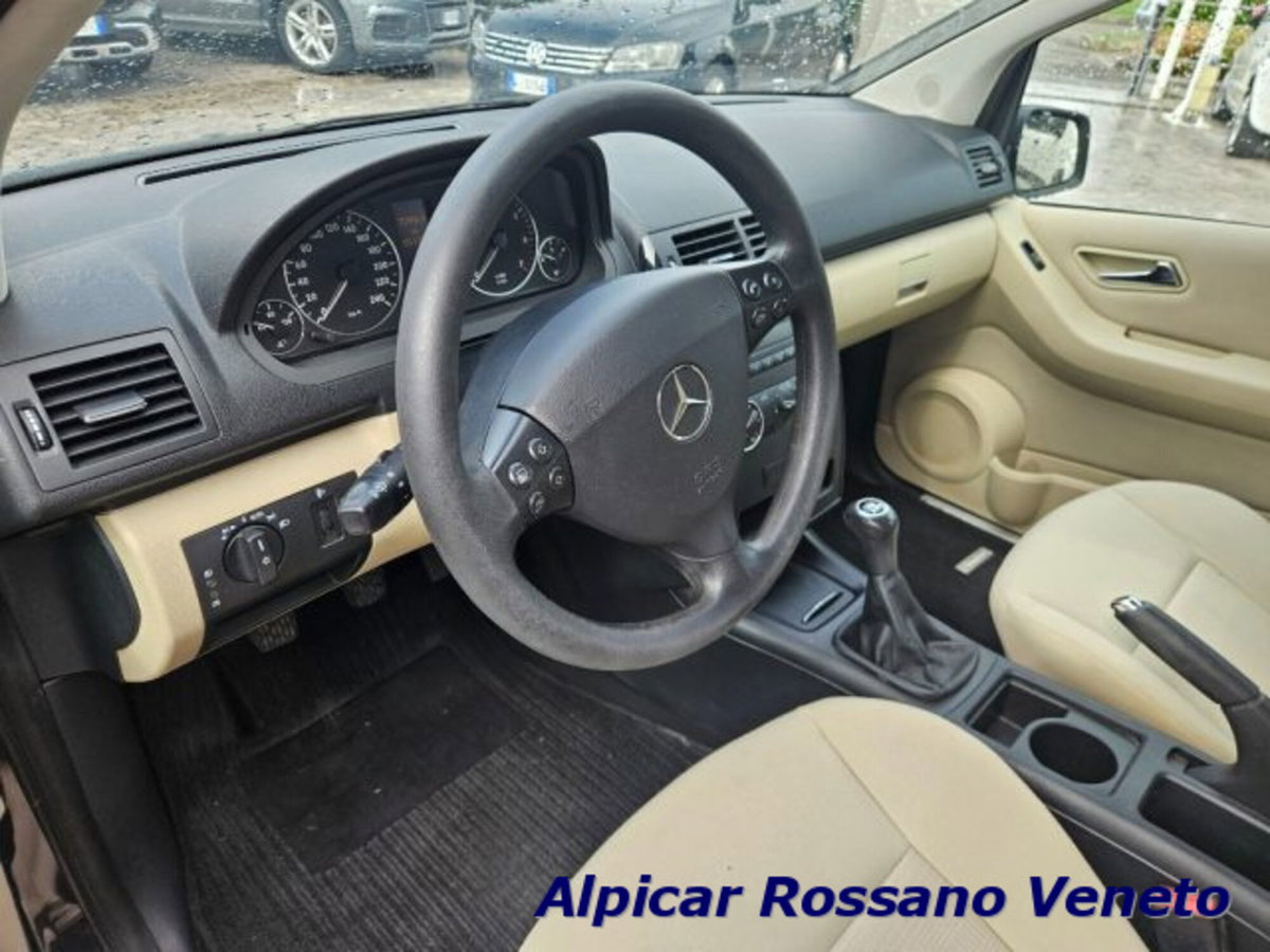 Mercedes-Benz Classe A 160 Elegance (7)