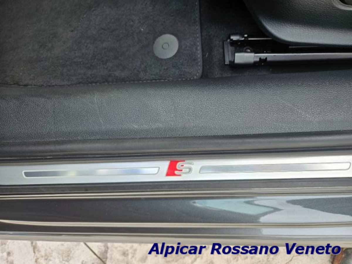 Audi A4 Avant 40 TDI quattro S tronic S line edition (18)