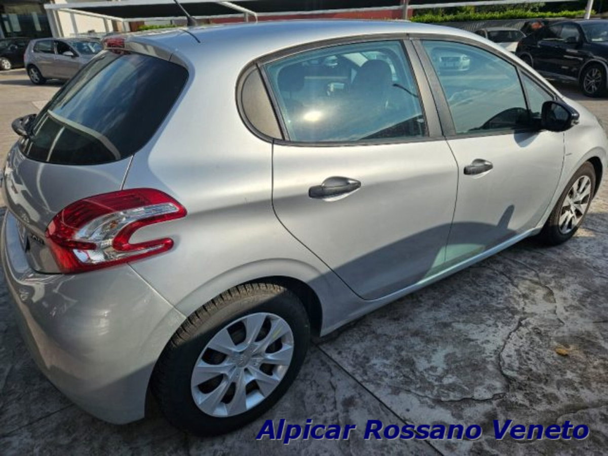 Peugeot 208 HDi 68 CV 5 porte Allure (4)