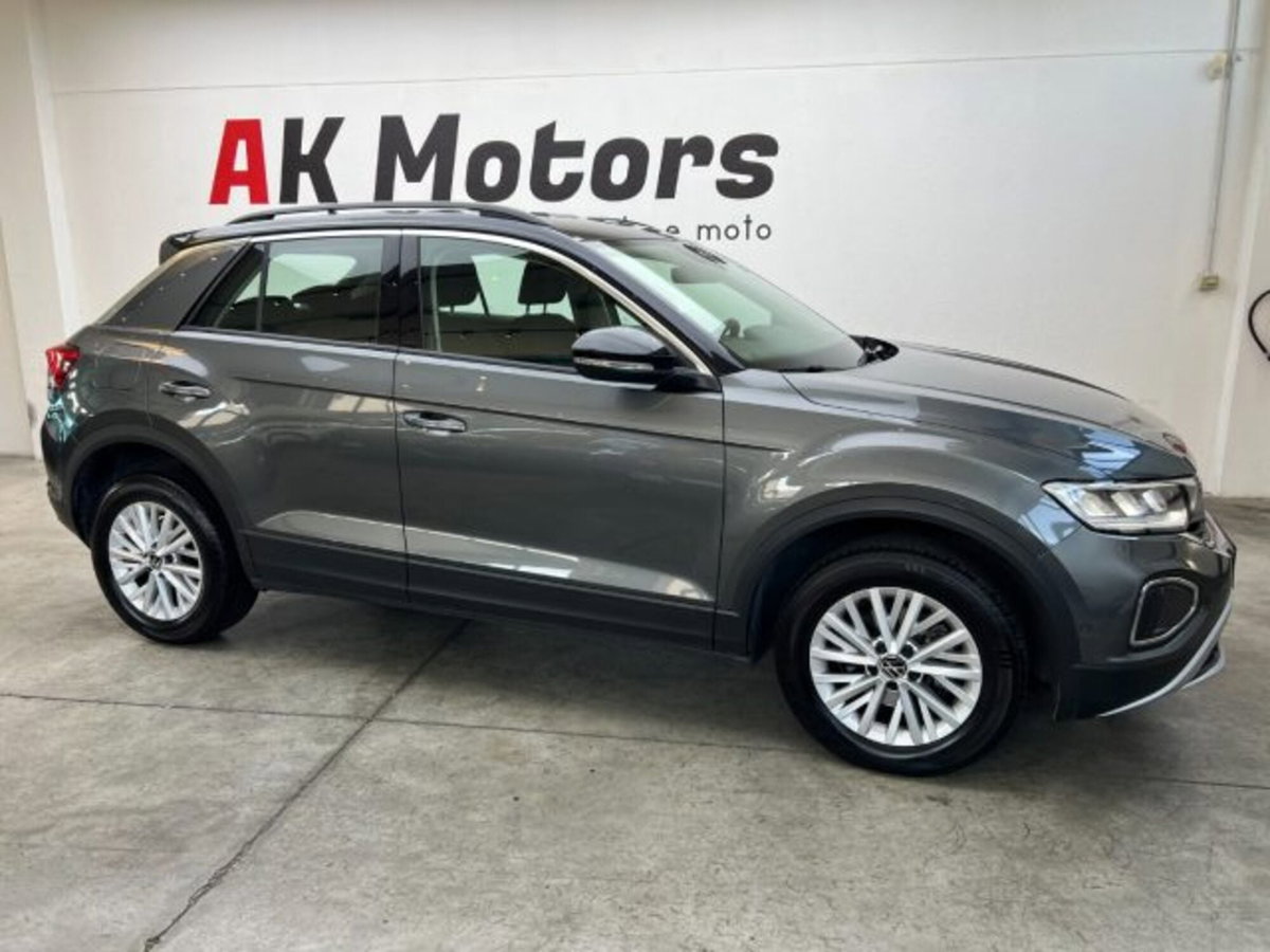 Volkswagen T-Roc 1.5 tsi Life dsg (2)
