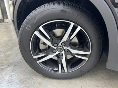 Volvo XC40 B3 automatico Plus Dark (12)