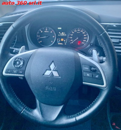 Mitsubishi Outlander 2.2 DI-D 4WD Instyle 7p. (9)