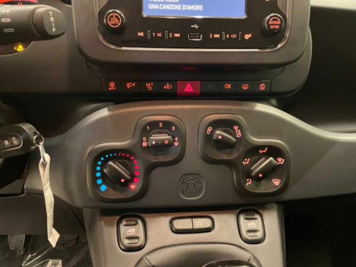 Fiat Panda 1.0 firefly hybrid s&s 70cv 5p.ti (13)