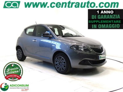 Lancia Ypsilon 1.0 FireFly 5 porte S&S Hybrid Silver Plus usata