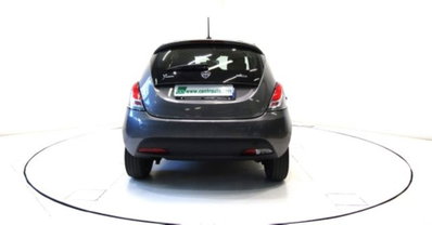 Lancia Ypsilon 1.0 FireFly 5 porte S&S Hybrid Silver Plus (4)