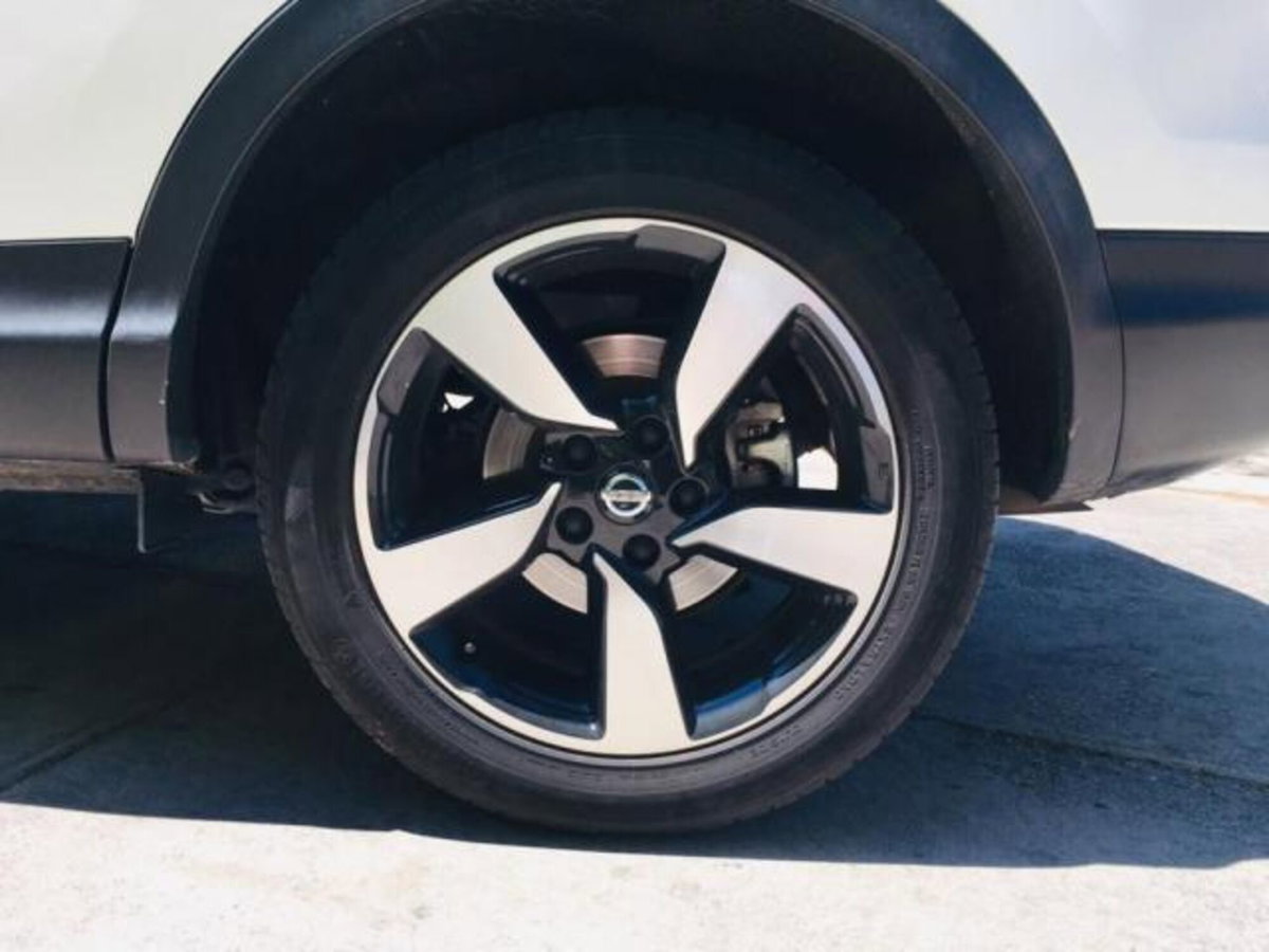 Nissan Qashqai 1.6 dCi 2WD N-Connecta (6)