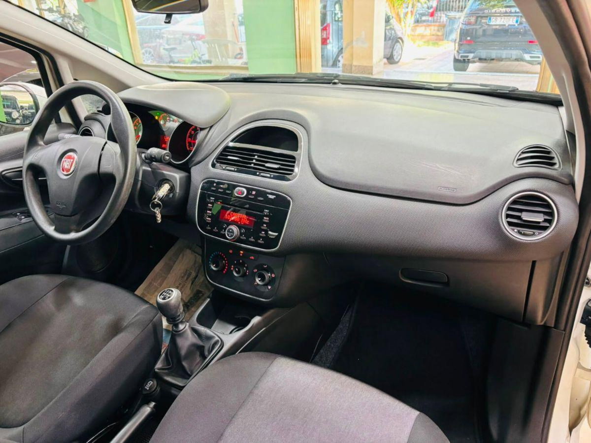 Fiat Punto 1.2 8V 5 porte Street (14)