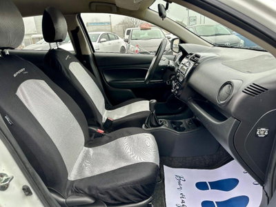 Mitsubishi Space Star 1.0 Funky (14)