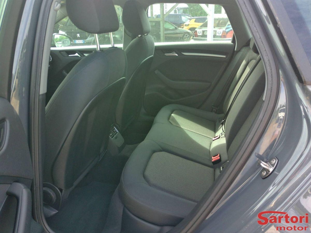 Audi A3 Sportback 1.6 TDI 116 CV S tronic Sport (9)