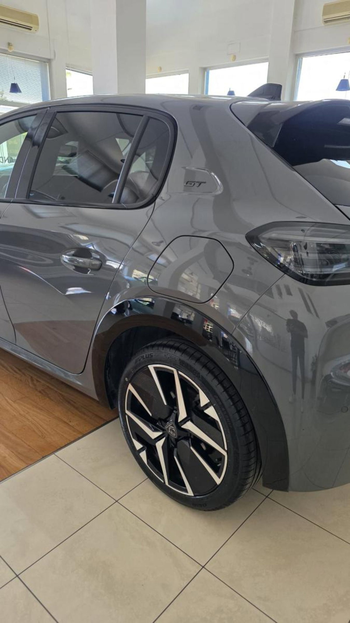 Peugeot 208 1.2 hybrid Active 100cv e-dcs 6 (2)