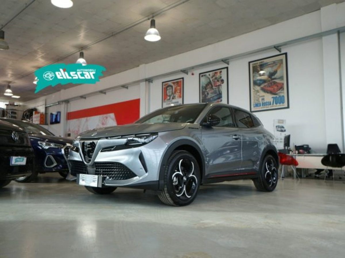 Alfa Romeo Junior 1.2 ibrida Speciale 145cv edct6 (2)