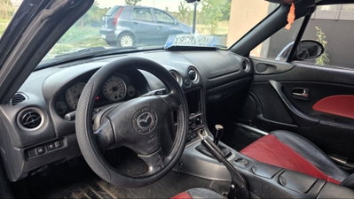 Mazda MX-5 1.8i 16V cat Backstage (2)