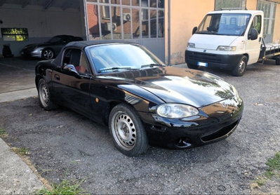 Mazda MX-5 1.8i 16V cat Backstage (3)
