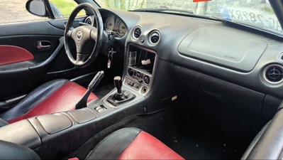 Mazda MX-5 1.8i 16V cat Backstage (7)