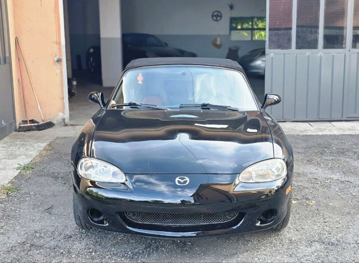Mazda MX-5 1.8i 16V cat Backstage (9)