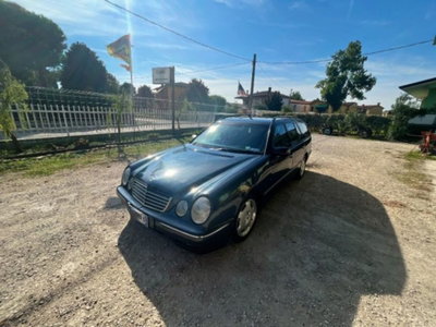 Mercedes-Benz Classe E Station Wagon 270 CDI cat Elegance (2)