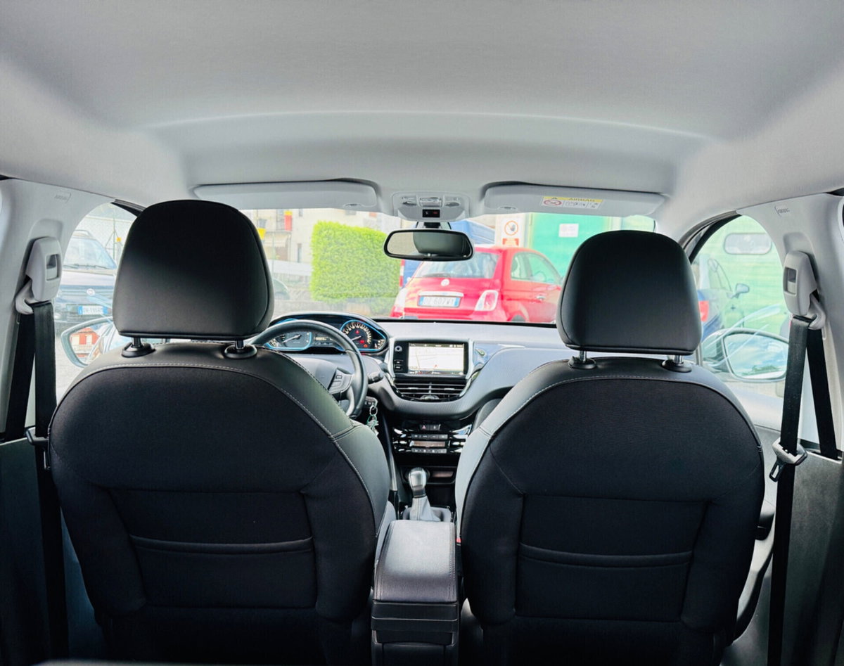 Peugeot 2008 BlueHDi 100 S&S Allure (18)