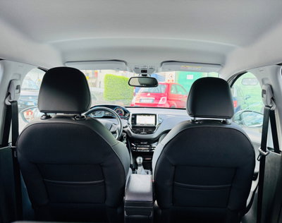 Peugeot 2008 BlueHDi 100 S&S Allure (18)