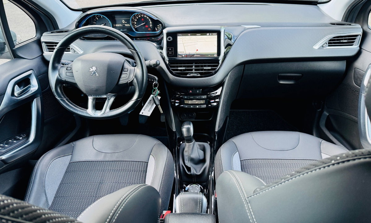 Peugeot 2008 BlueHDi 100 S&S Allure (19)