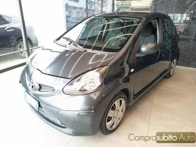Toyota Aygo 1.0 12V VVT-i 5 porte (2)