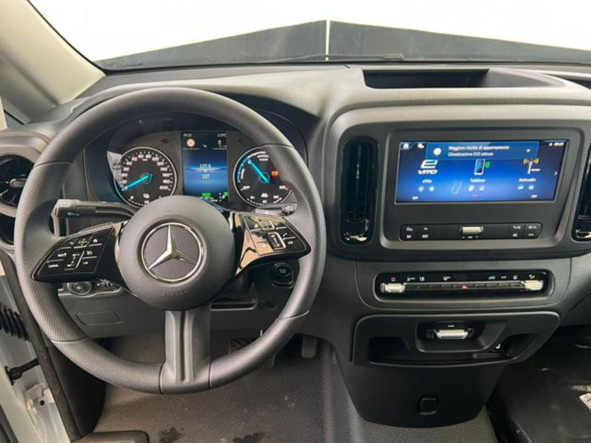 Mercedes-Benz Classe eVito Furgone furgone 112 long 60kWh (8)