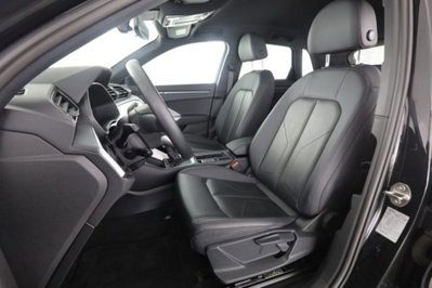 Audi Q3 Sportback 40 2.0 tdi Identity Black quattro 193cv s-tronic (2)