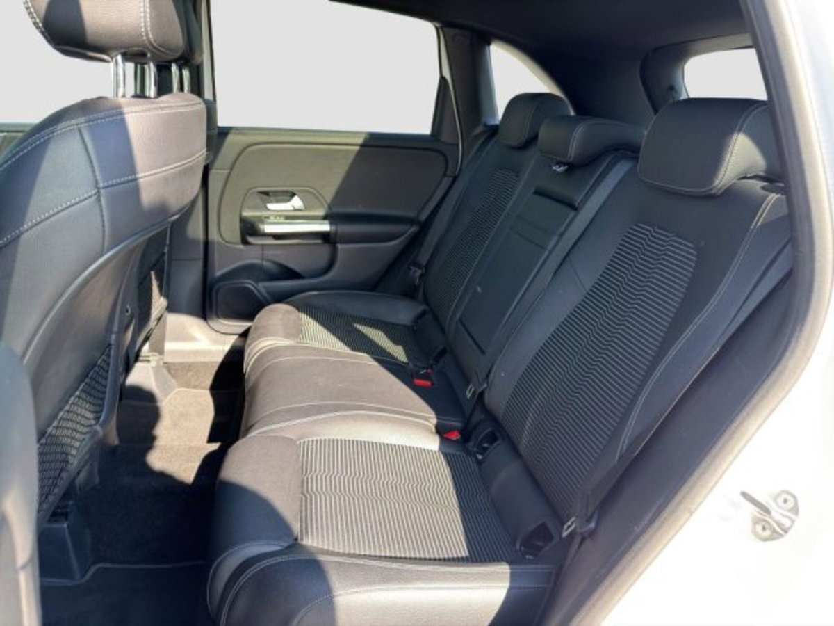 Mercedes-Benz CLA Shooting Brake 200 d Automatic Shooting Brake Sport (11)