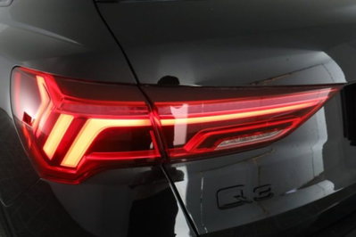 Audi Q3 Sportback 40 2.0 tdi Identity Black quattro 193cv s-tronic (10)