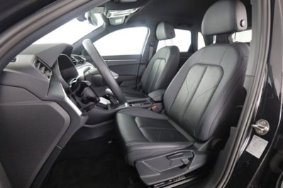 Audi Q3 Sportback 40 2.0 tdi Identity Black quattro 193cv s-tronic (2)