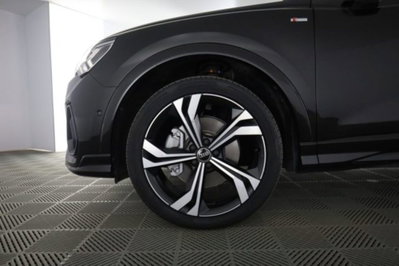 Audi Q3 Sportback 40 2.0 tdi Identity Black quattro 193cv s-tronic (8)
