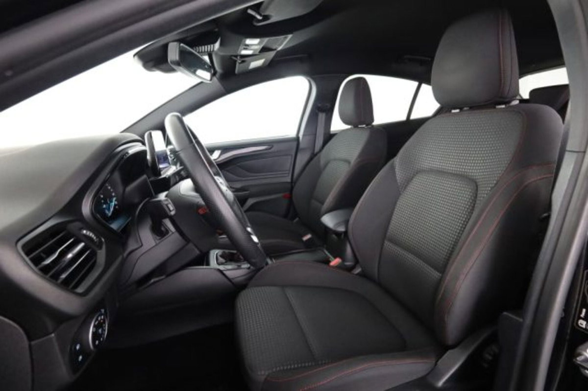 Ford Focus Station Wagon 1.0 EcoBoost 125 CV Start&Stop SW ST Line (2)