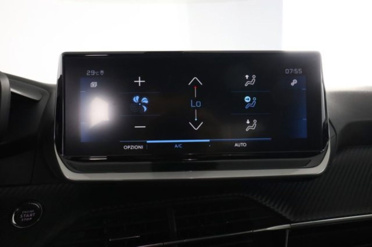 Peugeot 2008 PureTech 130 S&S EAT8 Allure Pack (11)