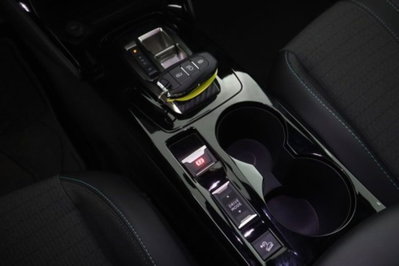 Peugeot 2008 PureTech 130 S&S EAT8 Allure Pack (14)