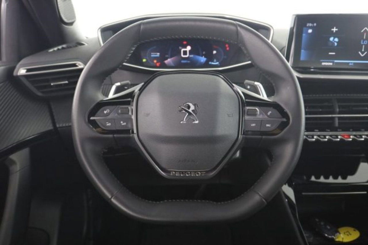 Peugeot 2008 PureTech 130 S&S EAT8 Allure Pack (5)