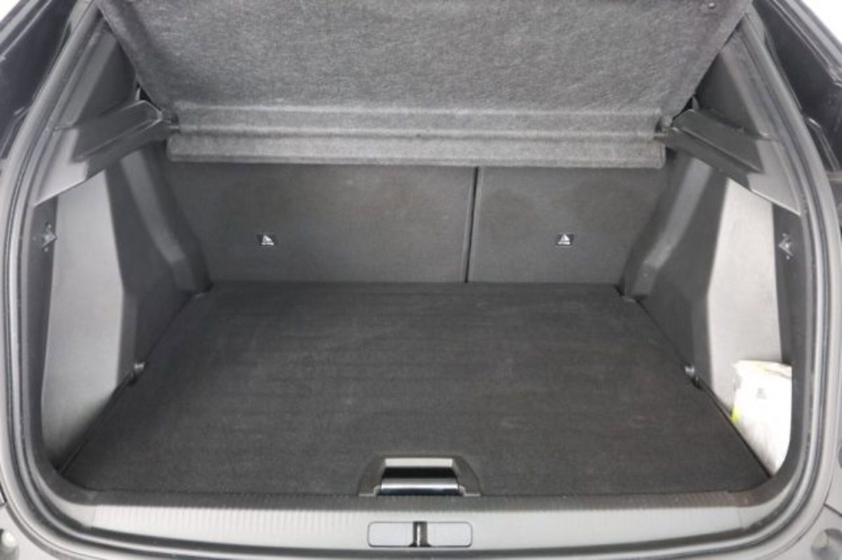 Peugeot 2008 PureTech 130 S&S EAT8 Allure Pack (6)