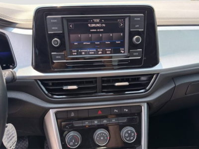 Volkswagen T-Roc 1.5 tsi Life dsg (17)