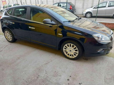 Lancia Delta 1.6 MJT DPF 105 CV Silver (8)