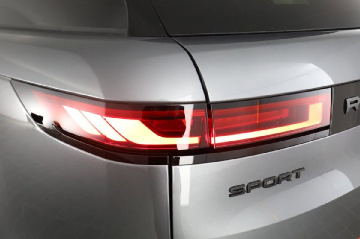 Land Rover Range Rover Sport 3.0D l6 249 CV HSE Dynamic Stealth (17)