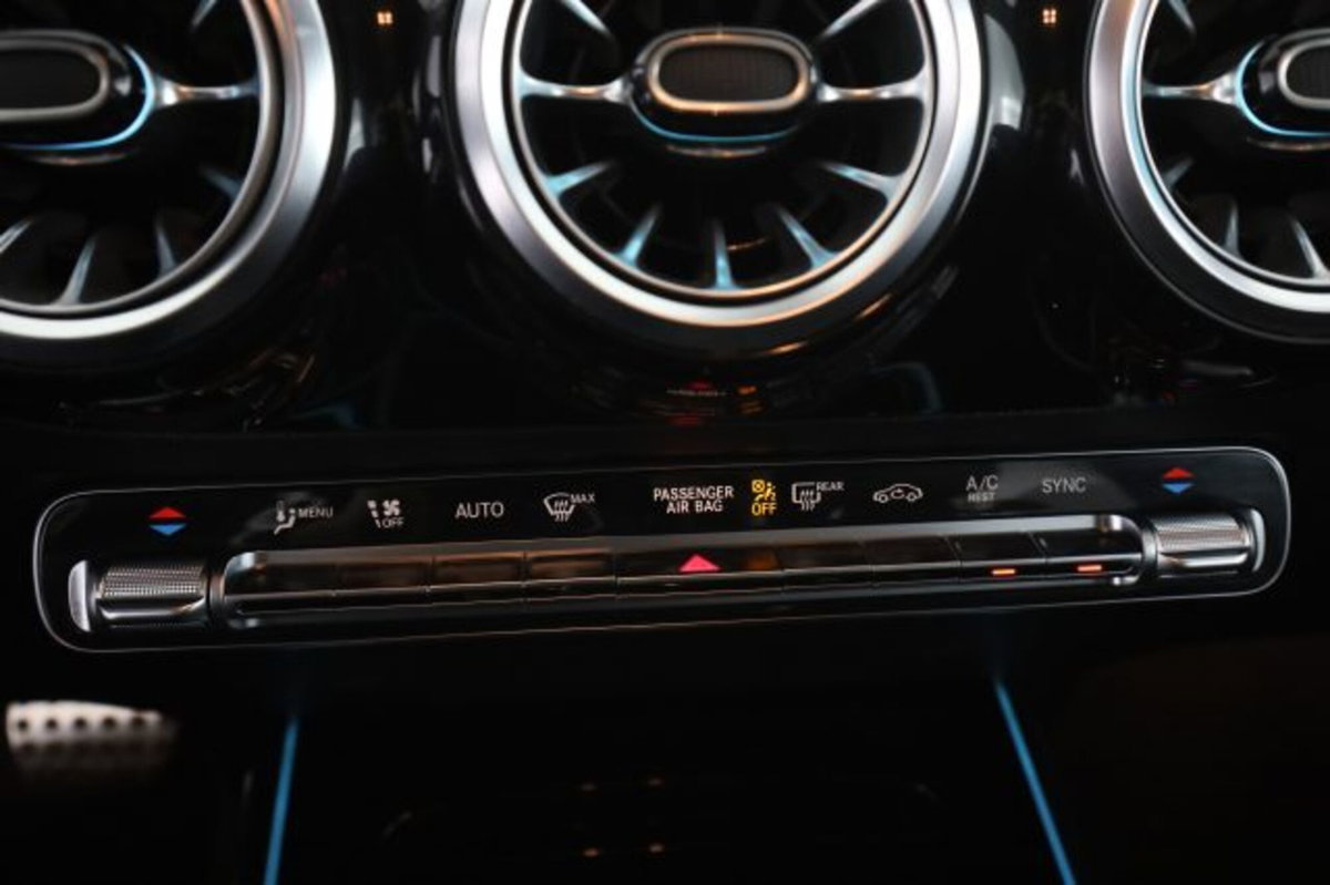 Mercedes-Benz CLA Shooting Brake 180 d Automatic Shooting Brake Premium (13)